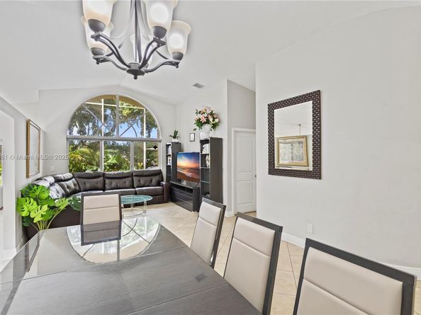 18255 NW 21st St, Pembroke Pines FL 33029