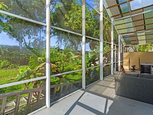 18255 NW 21st St, Pembroke Pines FL 33029