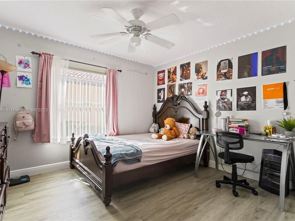18255 NW 21st St, Pembroke Pines FL 33029