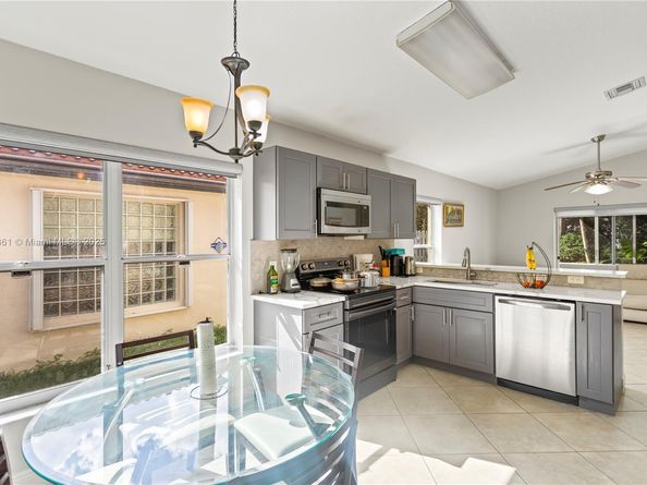 18255 NW 21st St, Pembroke Pines FL 33029