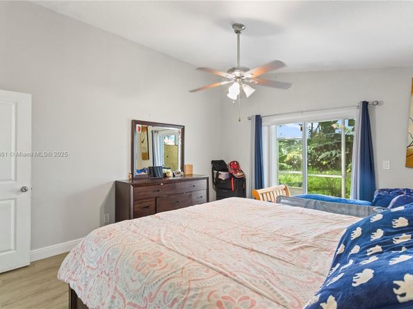18255 NW 21st St, Pembroke Pines FL 33029