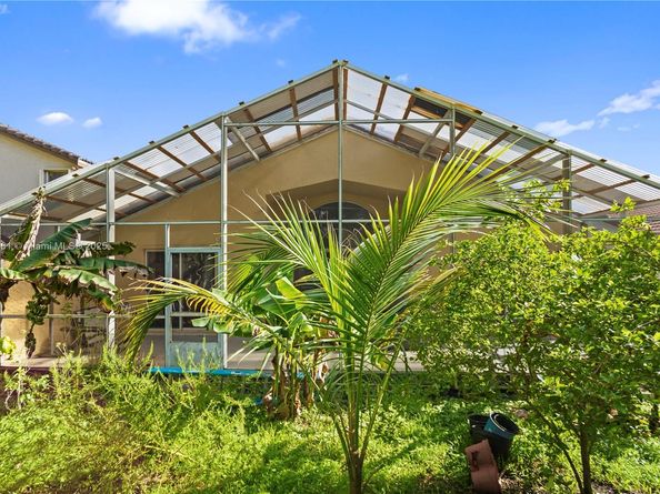 18255 NW 21st St, Pembroke Pines FL 33029