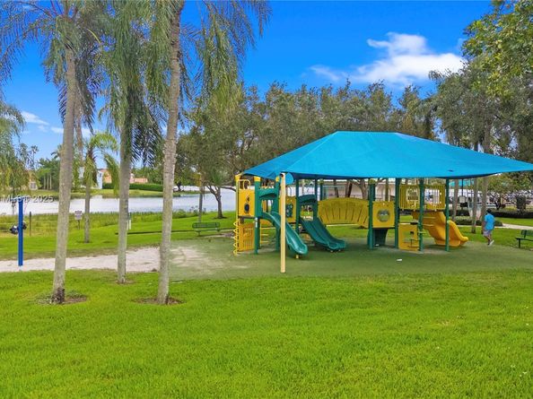 18255 NW 21st St, Pembroke Pines FL 33029
