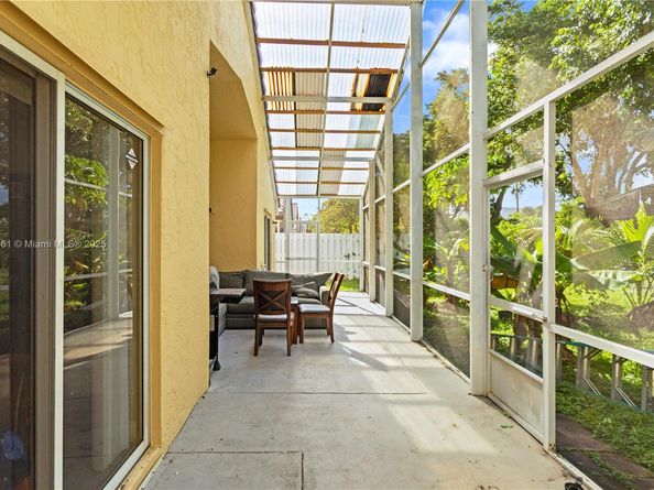 18255 NW 21st St, Pembroke Pines FL 33029