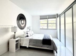 100 Lincoln Rd 526, Miami Beach FL 33139