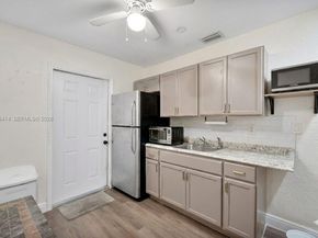 3410 N 72nd Ter, Hollywood FL 33024