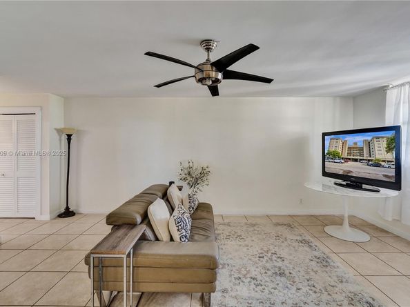 1811 Jefferson St 606, Hollywood FL 33020