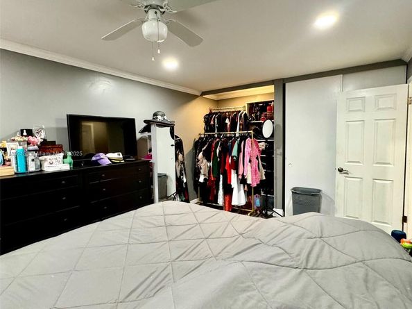 841 NE 59th St, Oakland Park FL 33334