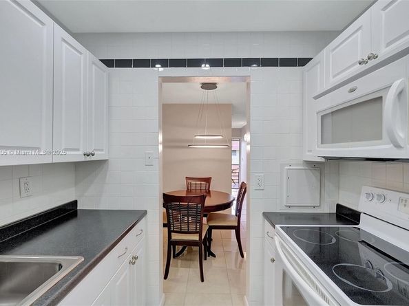 17001 NE 13th Ave 306, Miami FL 33162