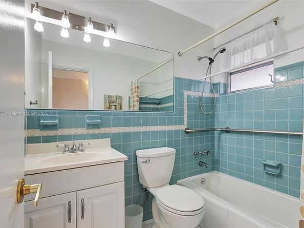 17001 NE 13th Ave 306, Miami FL 33162