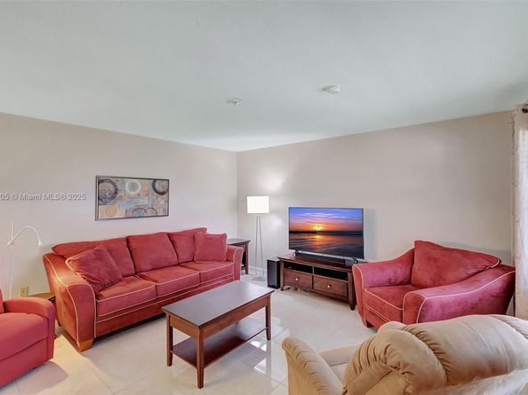 17001 NE 13th Ave 306, Miami FL 33162