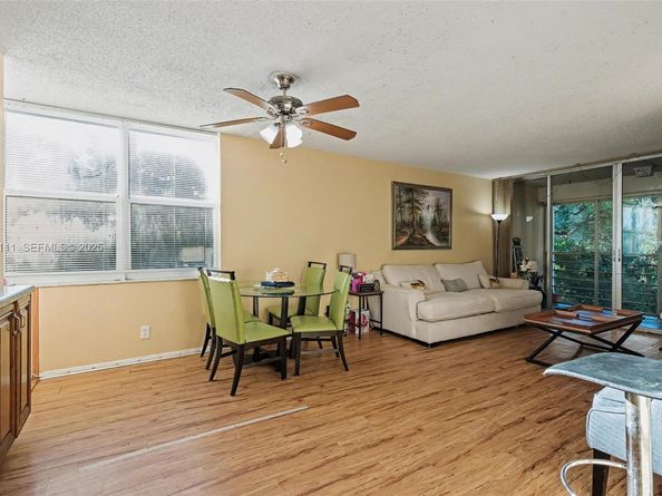 9440 Live Oak Pl 404, Davie FL 33324