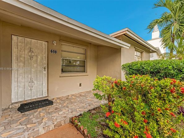 608 NW 9th St, Hallandale Beach FL 33009
