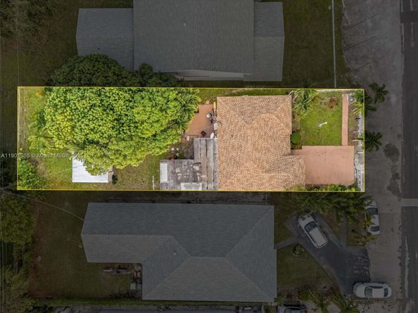 608 NW 9th St, Hallandale Beach FL 33009