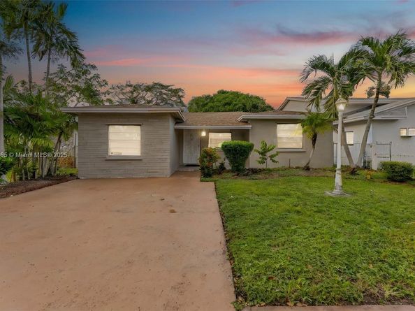 608 NW 9th St, Hallandale Beach FL 33009