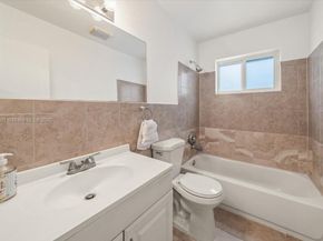 3751 NE 16th Ave, Pompano Beach FL 33064