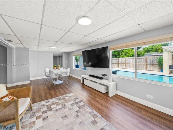 3751 NE 16th Ave, Pompano Beach FL 33064
