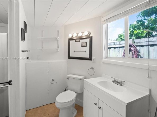 3751 NE 16th Ave, Pompano Beach FL 33064