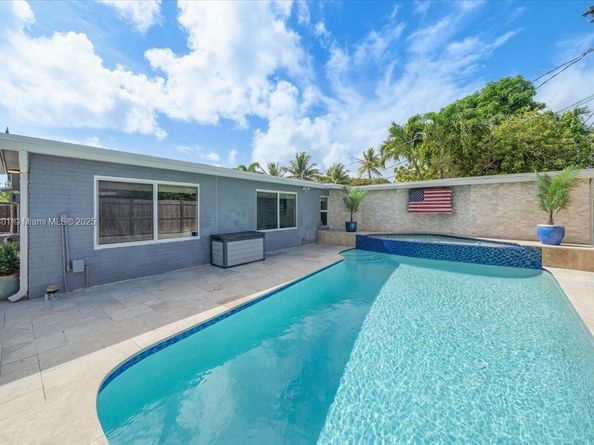 3751 NE 16th Ave, Pompano Beach FL 33064