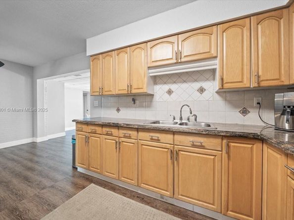 3751 NE 16th Ave, Pompano Beach FL 33064