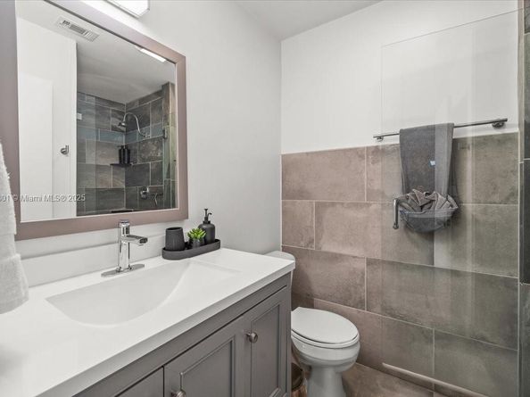 3751 NE 16th Ave, Pompano Beach FL 33064