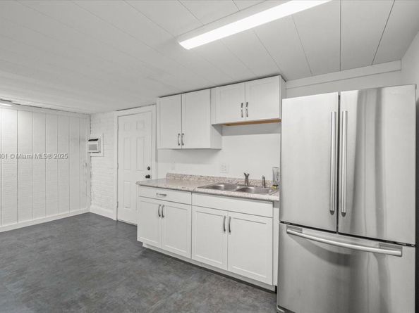 3751 NE 16th Ave, Pompano Beach FL 33064