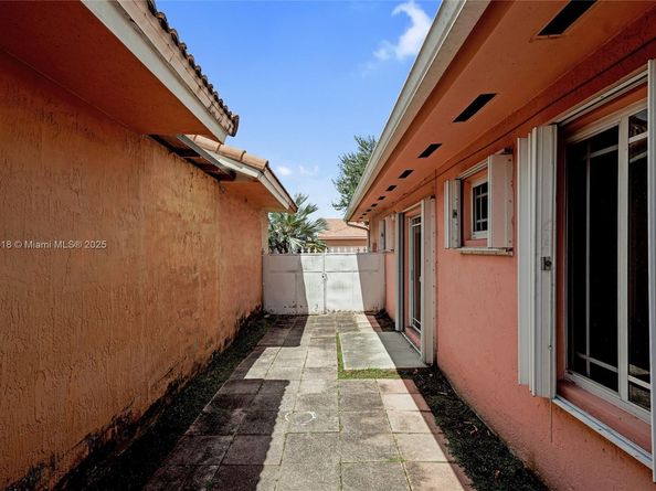 8790 NW 142nd St, Miami Lakes FL 33018