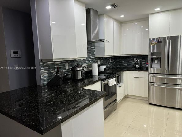 260 NW 57th Ct, Miami FL 33126