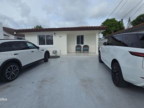 260 NW 57th Ct, Miami FL 33126