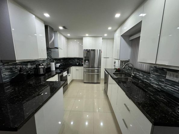 260 NW 57th Ct, Miami FL 33126