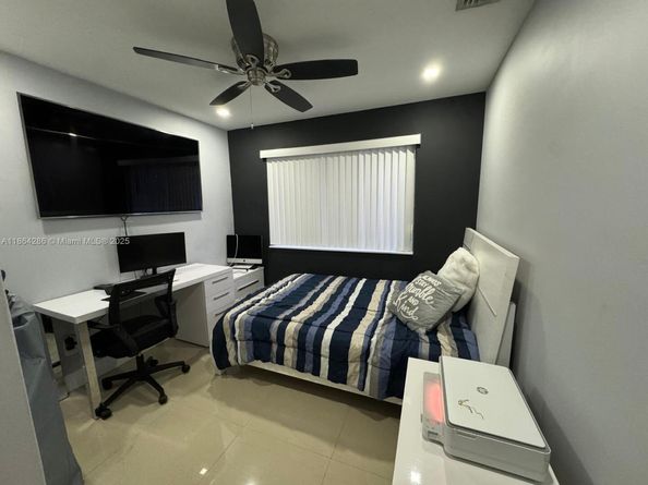 260 NW 57th Ct, Miami FL 33126