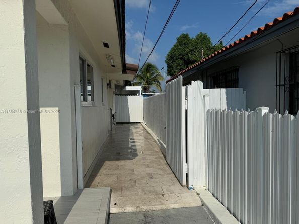260 NW 57th Ct, Miami FL 33126