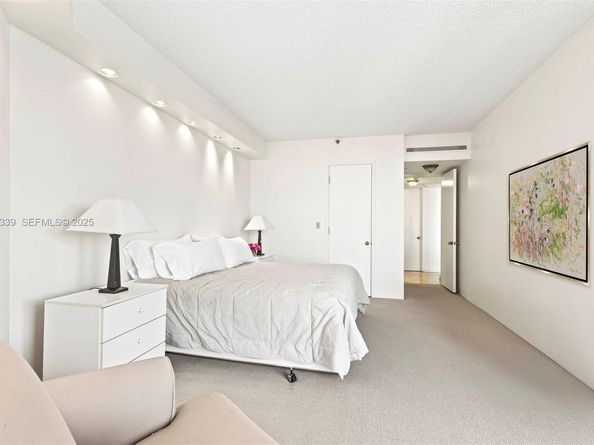 19500 Turnberry Way 26C, Aventura FL 33180