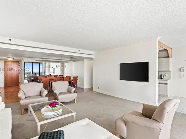 19500 Turnberry Way 26C, Aventura FL 33180