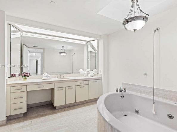 19500 Turnberry Way 26C, Aventura FL 33180