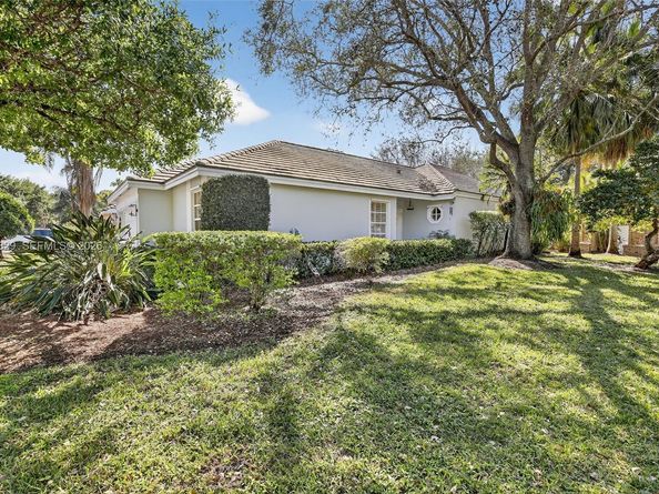 2897 Quail Run Ln, Davie FL 33328