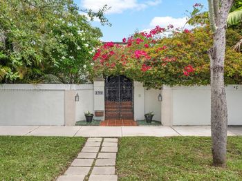 2700 SW 4th Ave