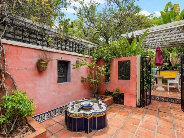 2700 SW 4th Ave, Miami FL 33129
