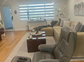 8221 NW 14th St, Plantation FL 33322