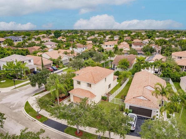 1326 Majesty Ter, Weston FL 33327