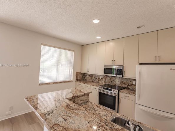 1326 Majesty Ter, Weston FL 33327