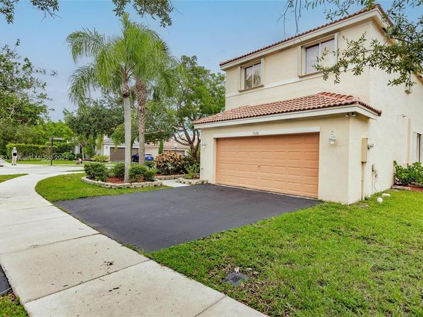 1326 Majesty Ter, Weston FL 33327