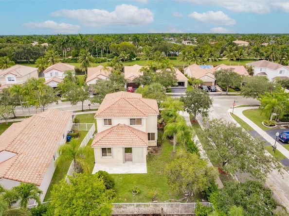 1326 Majesty Ter, Weston FL 33327