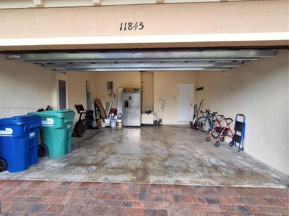 11845 SW 232nd Ln, Miami FL 33032