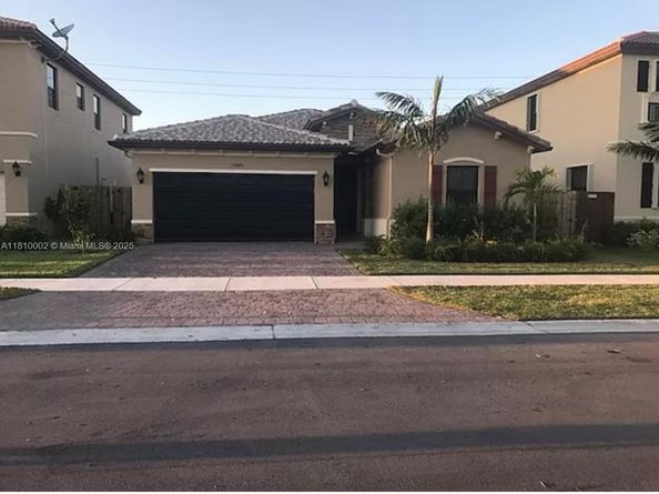11845 SW 232nd Ln, Miami FL 33032