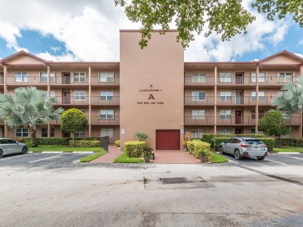 500 SW 130th Ter 407A, Pembroke Pines FL 33027