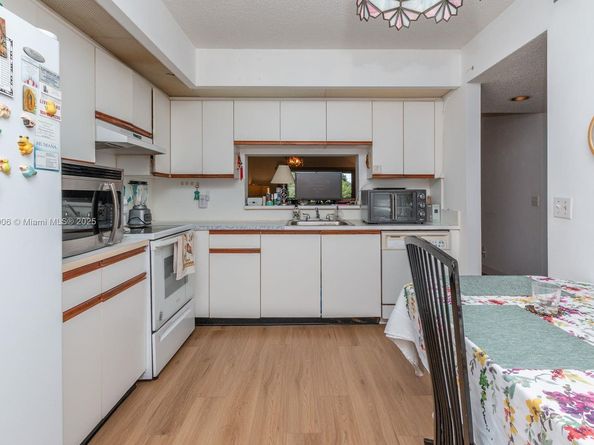 500 SW 130th Ter 407A, Pembroke Pines FL 33027