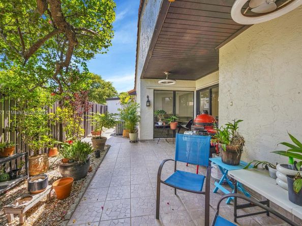 15225 SW 45th Ter F49, Miami FL 33185