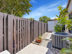 15225 SW 45th Ter F49, Miami FL 33185