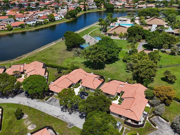 15225 SW 45th Ter F49, Miami FL 33185